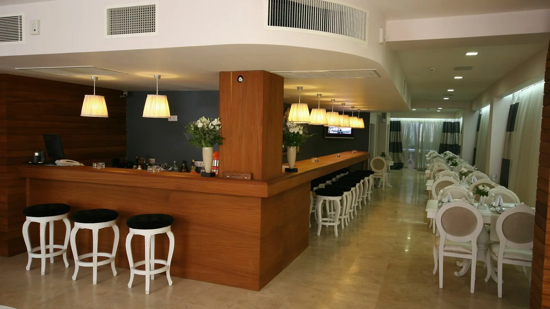 Hotel Beyond İzmir 4*,